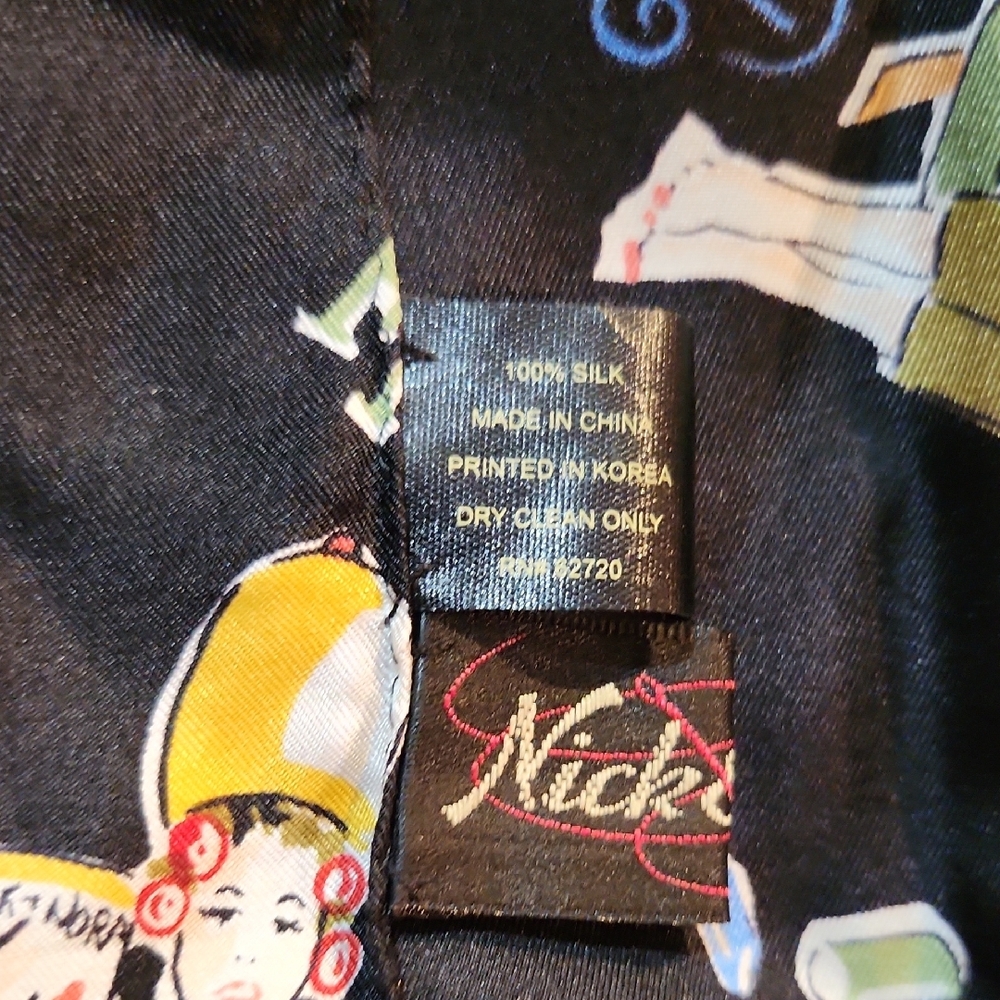 VINTAGE 
1980's NICK & NORA'S Scarf - Novelty Print - All SILK - Black Silk - Picture 3 of 4